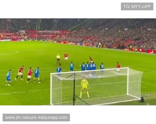 任意球绕过人墙直挂上角成经典：从灵感到实战的软文之旅